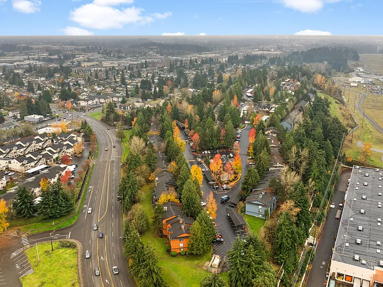 Lodge at Madrona Ridge — Photo 31