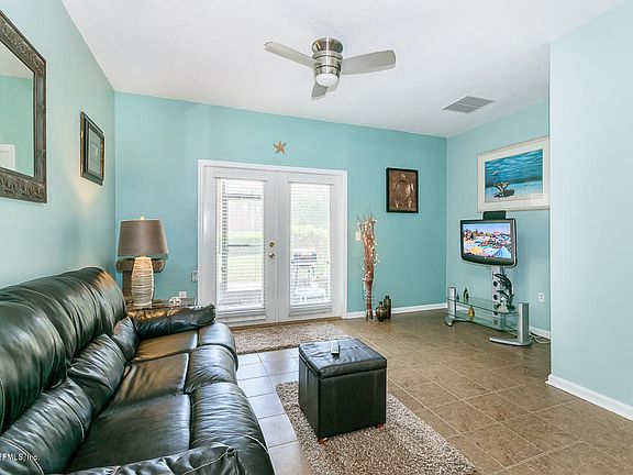 3rd image of 1515 Fieldview Dr