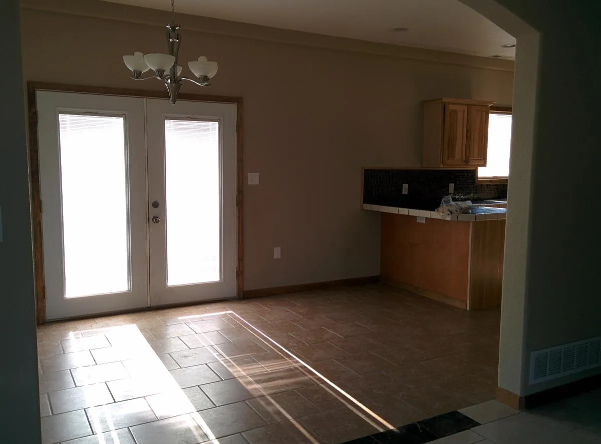 4 bed, 2.5 bath, $2,100 — Photo 1