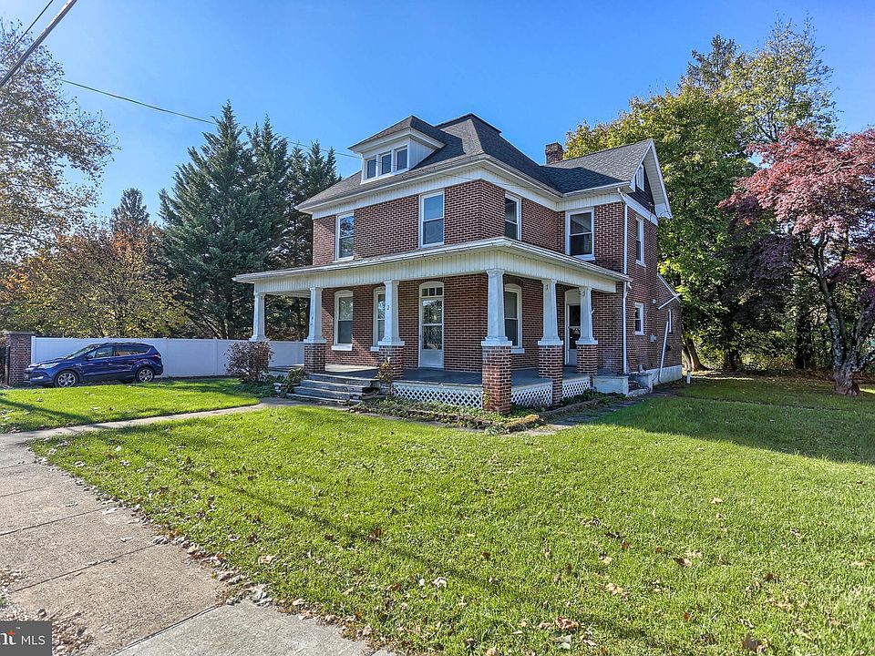 2 S Main St, Jacobus, PA 17407 Zillow