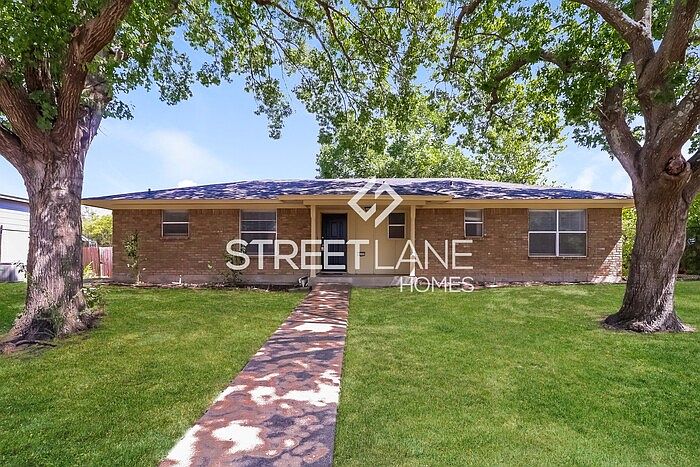 1st image of 413 Stoney Creek Dr