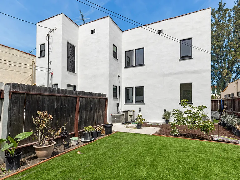 8442 W 4th St #B — Photo 6
