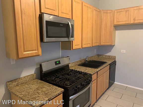 3rd image of 5253 S Prairie Ave #3