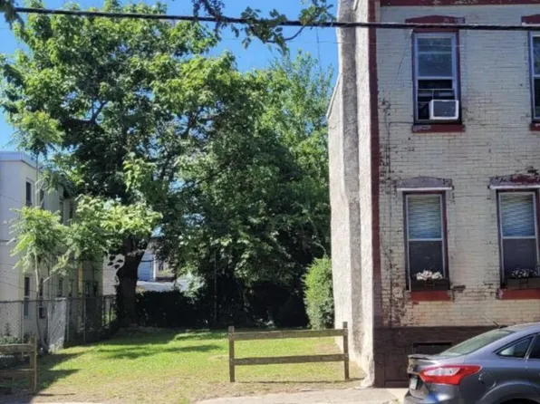1106 W Somerset St, Philadelphia, PA 19133
