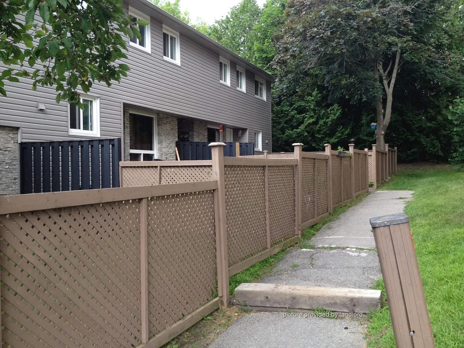 700 Parkhill Road West — Photo 3