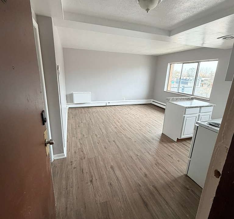 1st image of 15112 Euclid Ave APT 305
