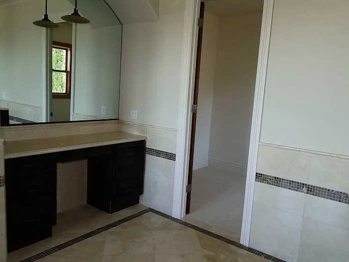 7023 Broadway Ter — Photo 11