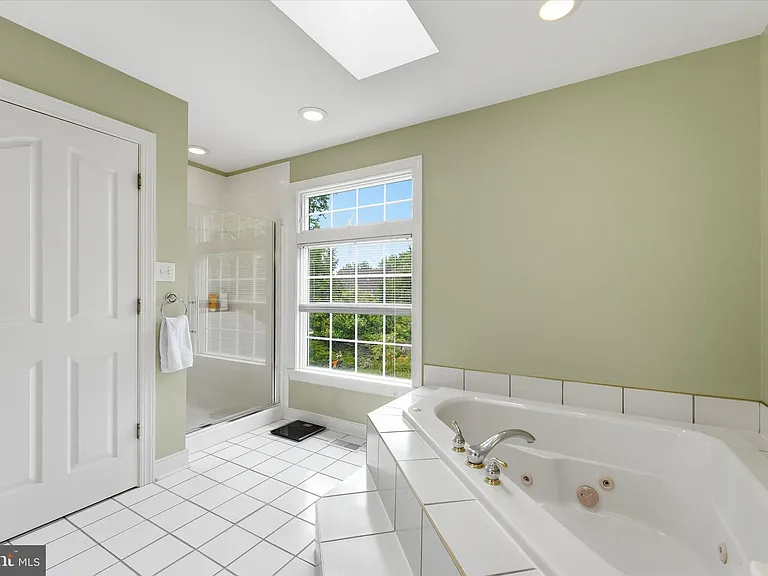 11406 Rolling Green Pl — Photo 26