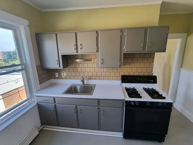 245 Boston Ave #3 — Photo 1