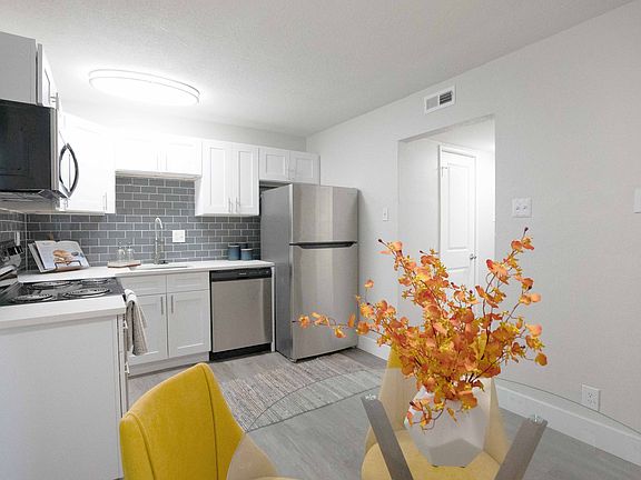 4th image of 1708 San Remo Ct #18-84