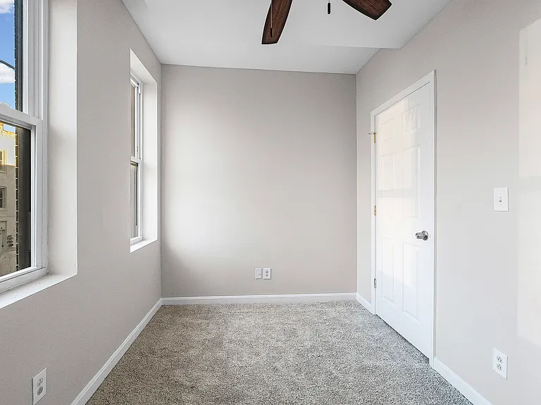 2532 Druid Hill Ave — Photo 12