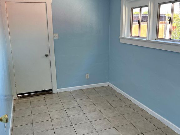 3rd image of 3724 47th St