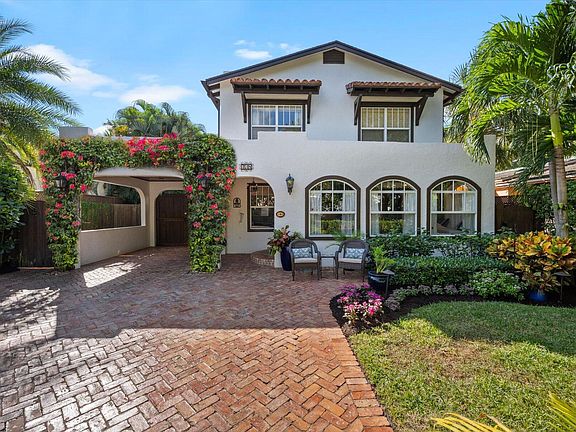 3rd image of 738 Biscayne Drive