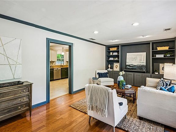 5th image of 3077 Francine Dr