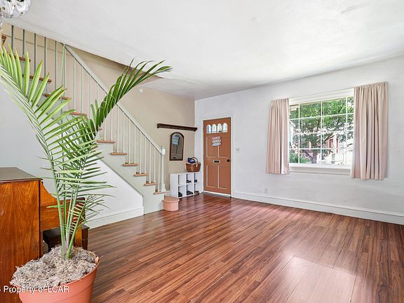 5th image of 318 Ridge St