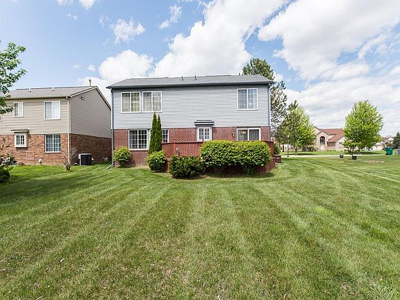 2nd image of 8876 Tamarack Ln