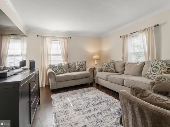 15 N Locust Ave, Marlton, NJ 08053