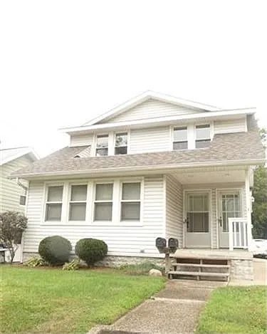 613 Keller St photo 1