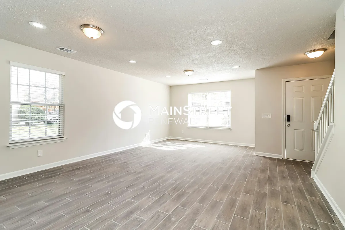 Living Room - 40 Glenabbey Dr