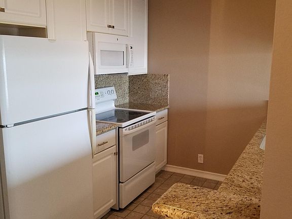 5th image of 363 Newport Ave Unit 213