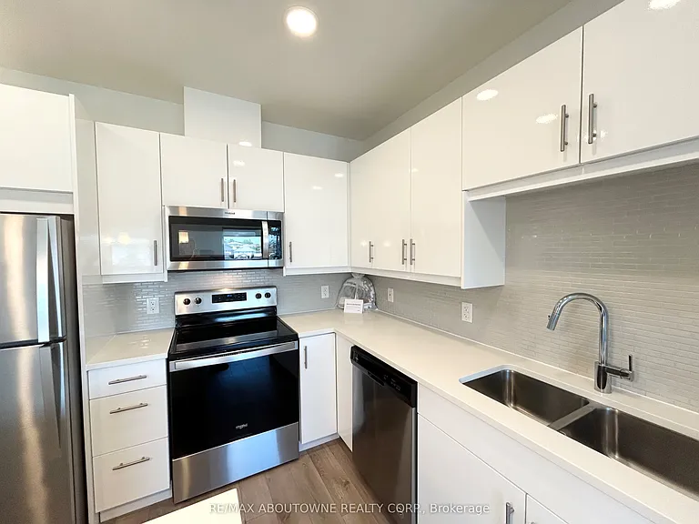 144 Watson Rd N #502 — Photo 6