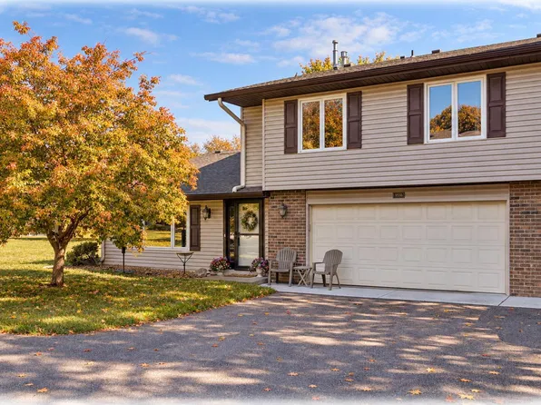 9558 Kingsview Ln N, Maple Grove, MN 55369