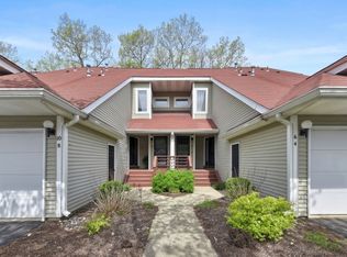 6 Petersburg Ct, Oak Ridge, NJ 07438