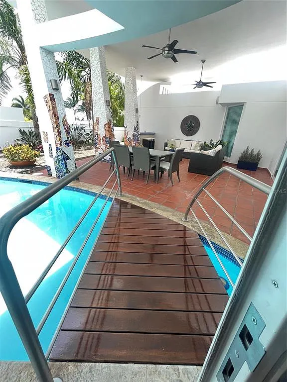 4 bed, 3.5 bath, 3200 sqft, $6,500 — Photo 2