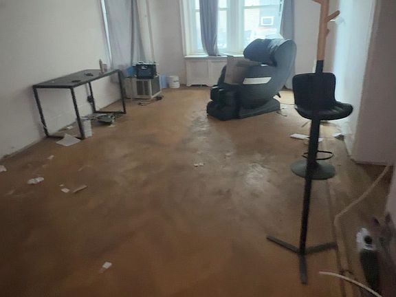 3rd image of 50 Glenwood Ave APT 103