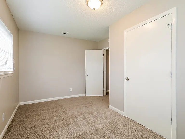 5664 Hillman Dr — Photo 14