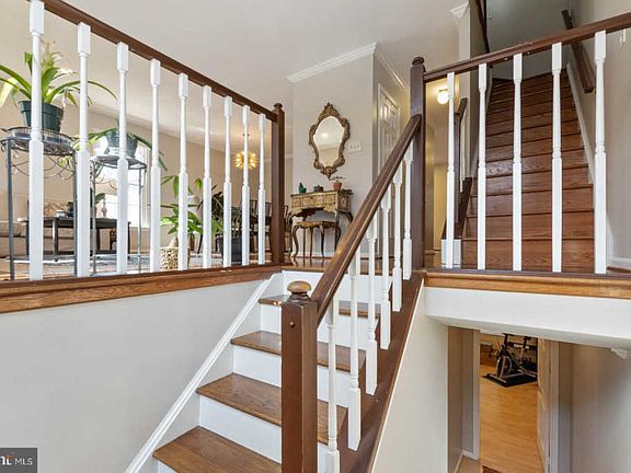 5th image of 2940 Waterford Ct