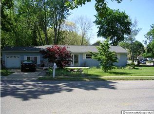 23 Woodside Dr, Howell, NJ 07731