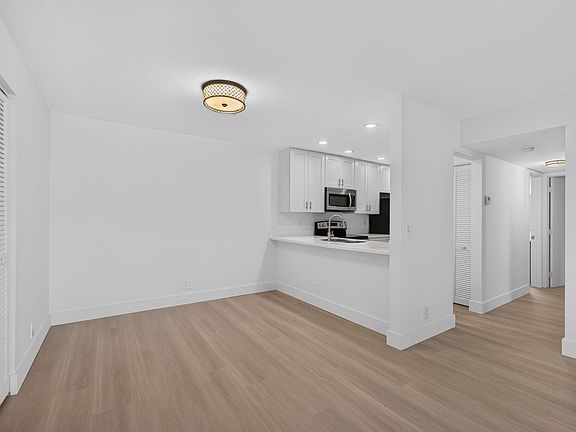 4th image of 3404 Gardens E Drive #21B