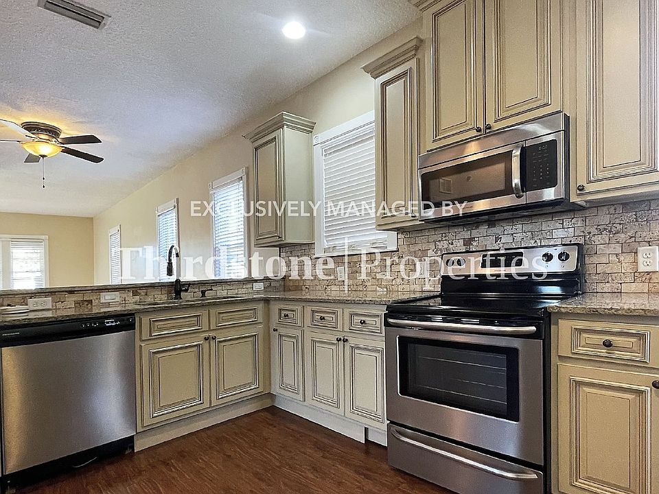 1st image of 2252 Park St