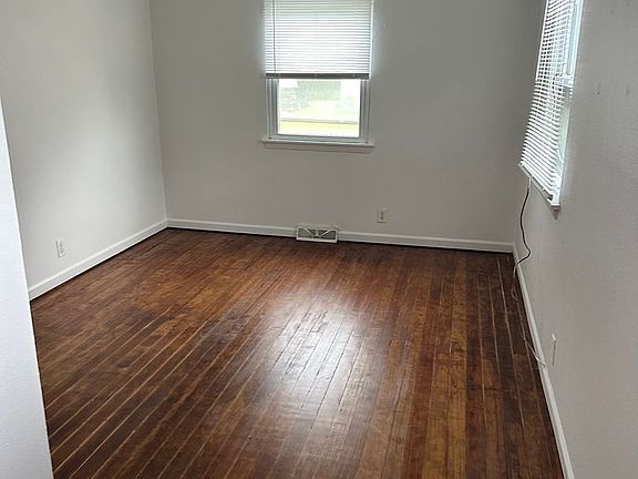 4th image of 517 Nicholas St