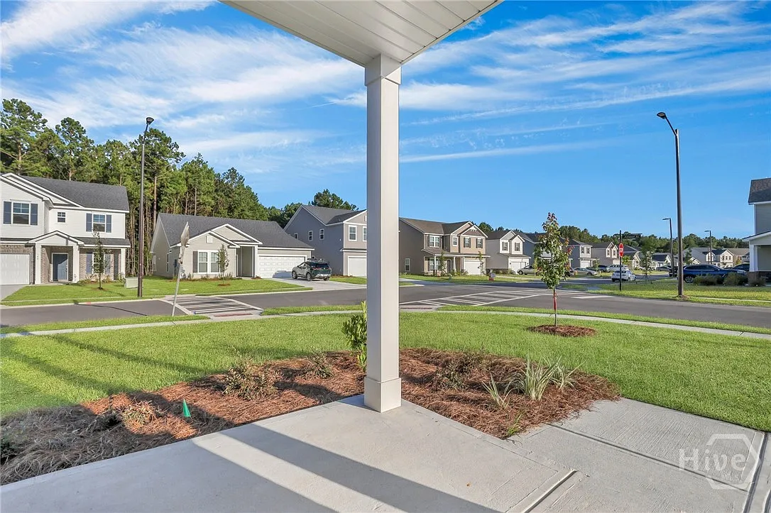 3 bed, 2.5 bath, 2309 sqft, $2,500 — Photo 4