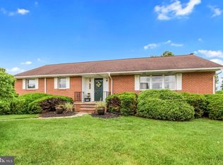 5350 Board Rd, Mount Wolf, PA 17347