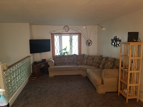 4th image of 5063 Poznan St