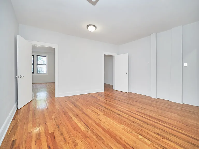 587 Riverside Dr #1C — Photo 1