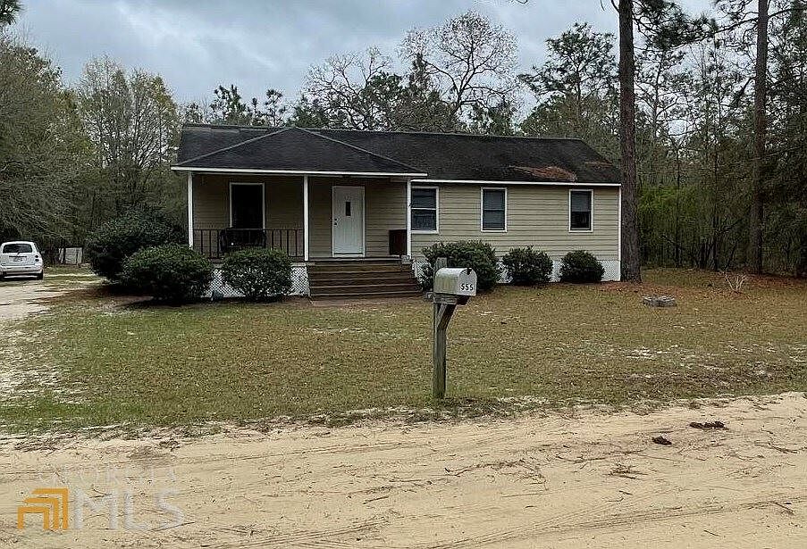 1st image of 555 Oak Wood Dr