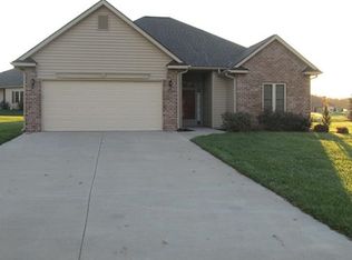 816 S Iowa Cir, Clinton, MO 64735