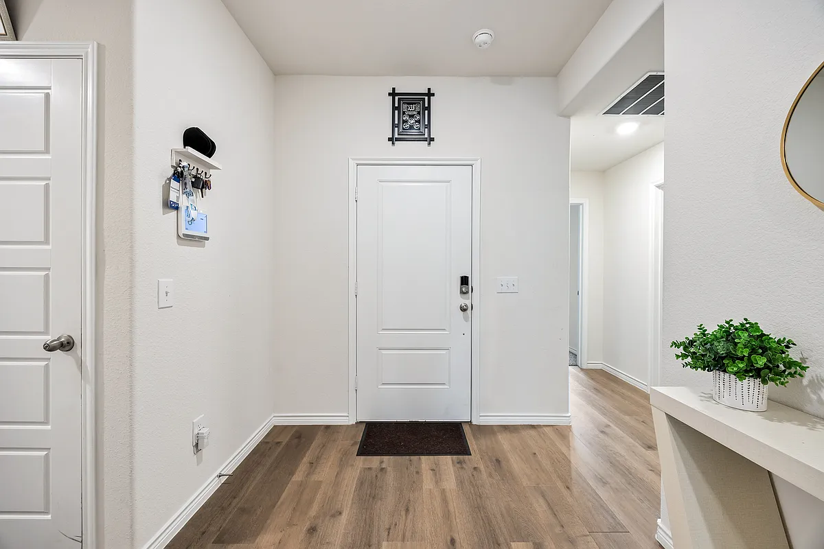 Building Photo - 7221 Bledington Ln