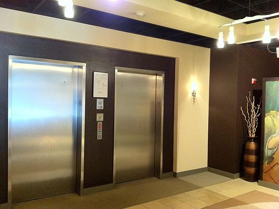4th image of 300 110th Ave NE #B1-03