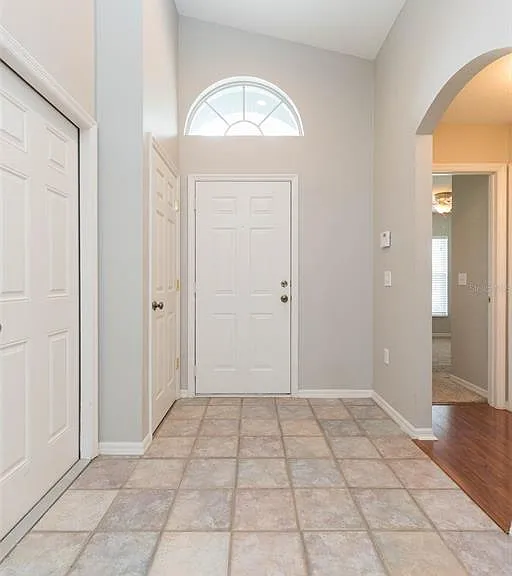 4550 Roundview Ct — Photo 3