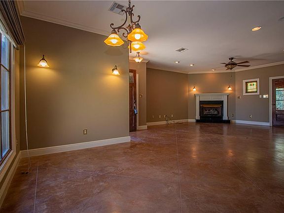 4th image of 6020 Toria Dr