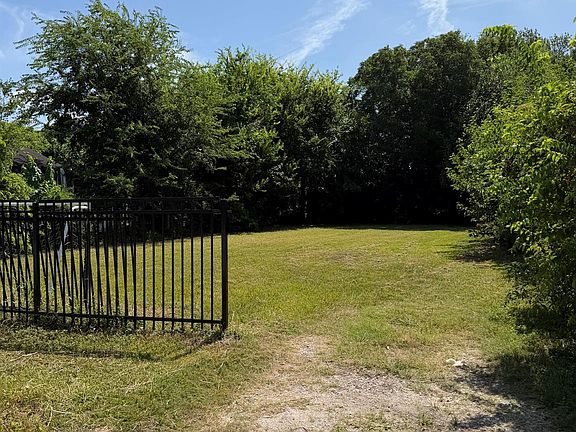 5th image of 10446 Gwen St