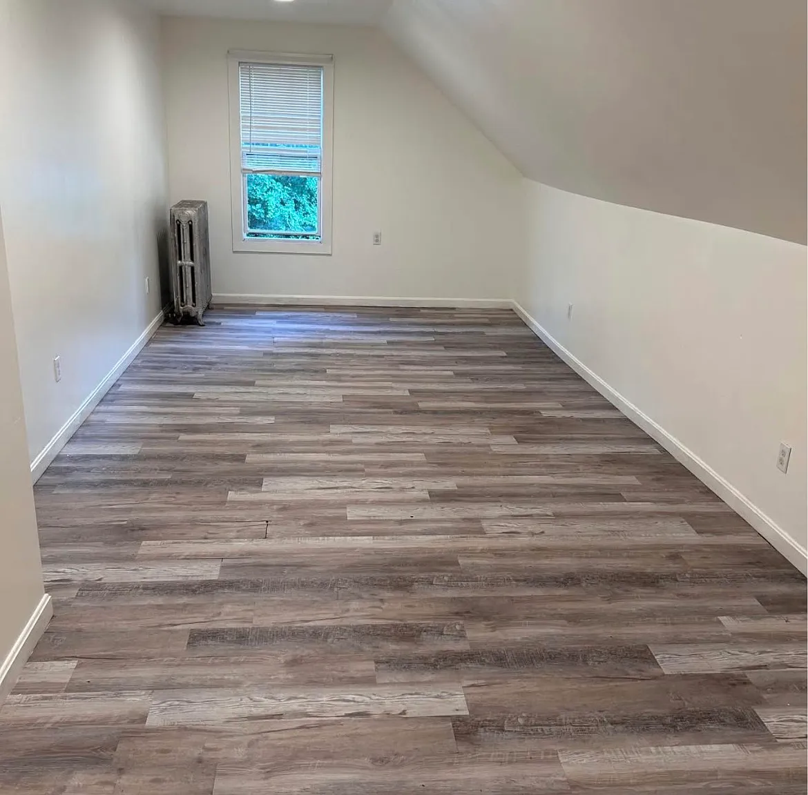 3 bed, $950 — Photo 1
