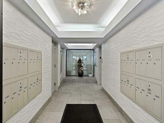 4th image of 166-10 Powells Cove Blvd #4D