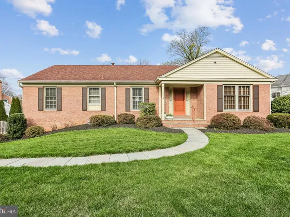 11001 Rosemont Dr, Rockville, MD 20852