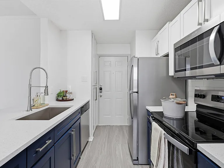 Aventura Cimarron — Photo 1